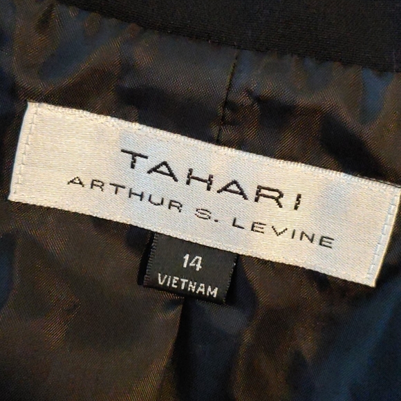 Tahari Black Short Jacket Size 14 - Picture 6 of 7